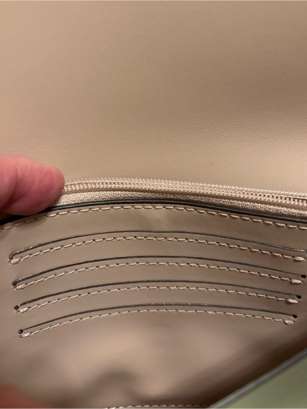 Kate spade Bradbury Street Mollie wristlet - Like New - Picture 7 of 9